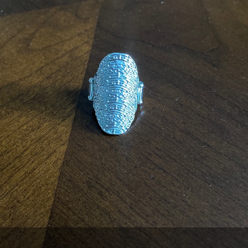 Silver ring - Picture 2 of 4